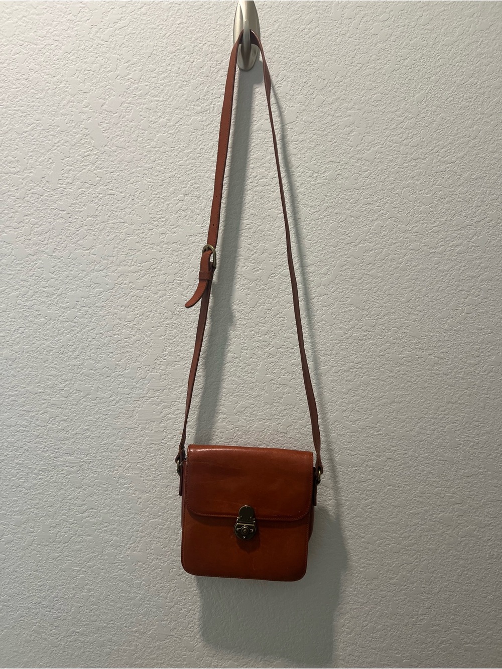 Enzo Angiolini Cognac Genuine Leather Crossbody Bag Turn Lock Vintage Style